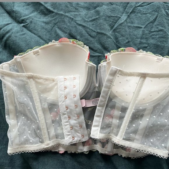 COPY - Victoria Secret Corset - Picture 4 of 4